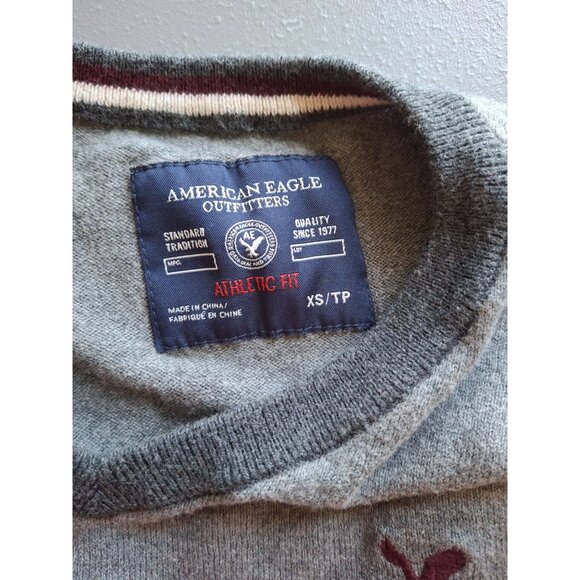 American Eagle Outfitters Gray V-Neck Sweater Mens XS Athletic Fit - Picture 3 of 7
